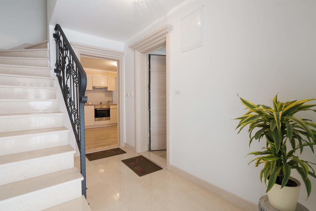 Phoenix Studio Apartment Сплит Экстерьер фото